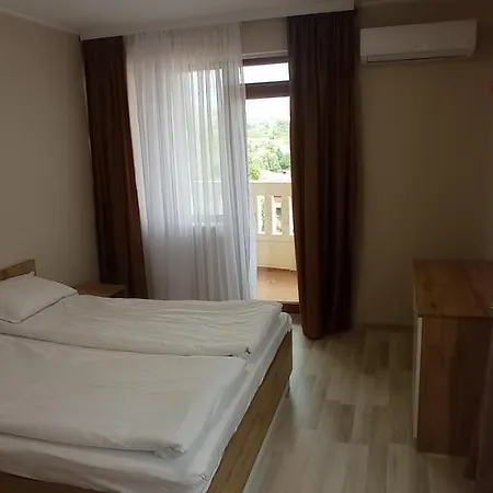 Pensión хотел-ресторант русаков *